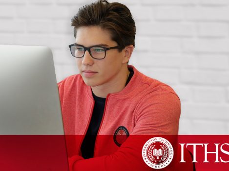 učenik ITHS-a uči preko DL platforme